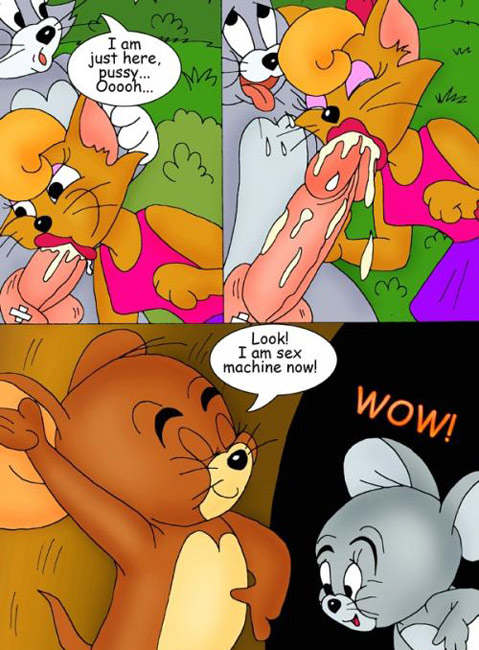 Jerry peeps at Tom getting fellatio
